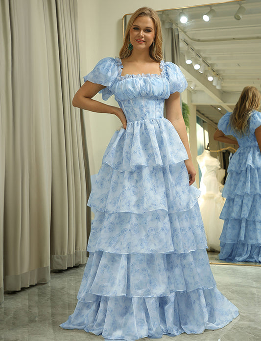 Robe de bal de fin d'année bleu ciel à épaules dénudées et à volants