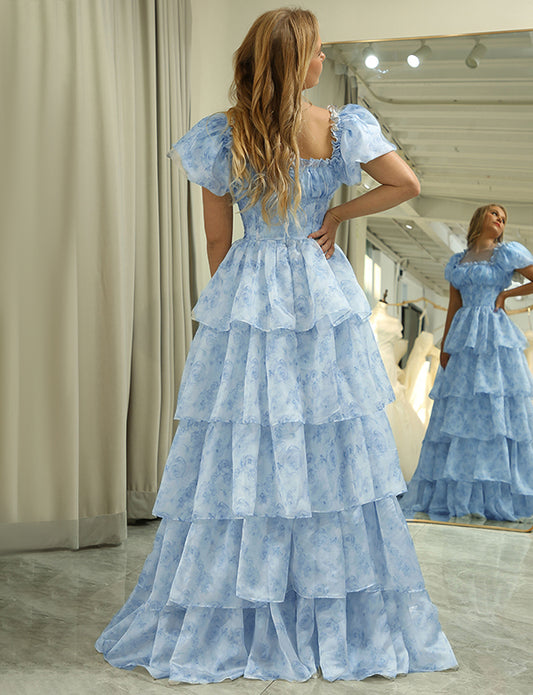 Robe de bal de fin d'année bleu ciel à épaules dénudées et à volants