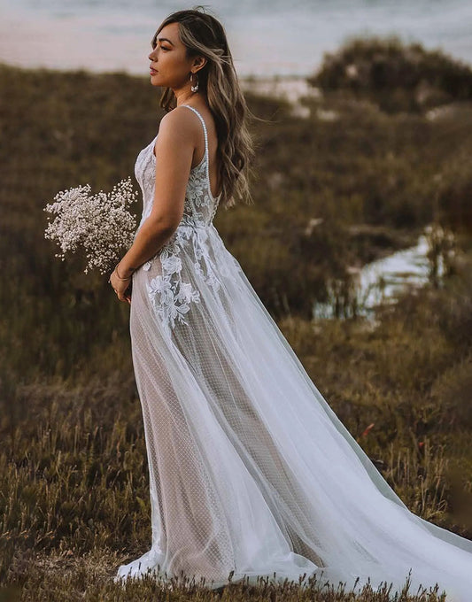 Robe de mariée A-ligne en tulle avec bretelles brodées et dos nu