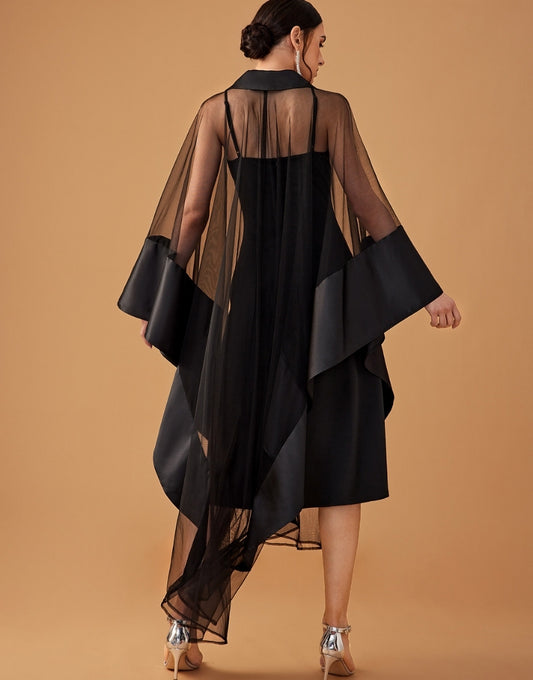 Robe Mi-Longue Unique en Tulle à Manches Chauve-Souris