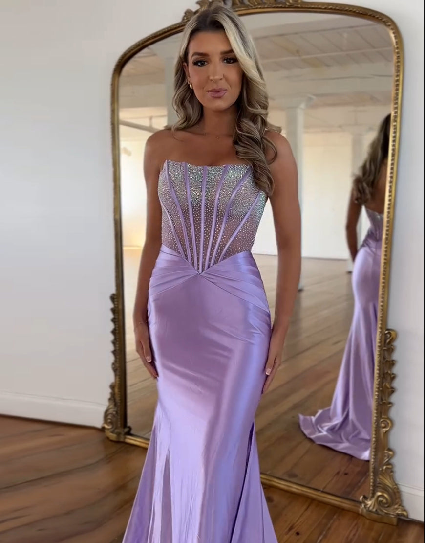 Robe de bal sirène violette sans bretelles sans manches