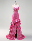 Robe de bal longue fuchsia à volants et décolleté en cœur avec fente