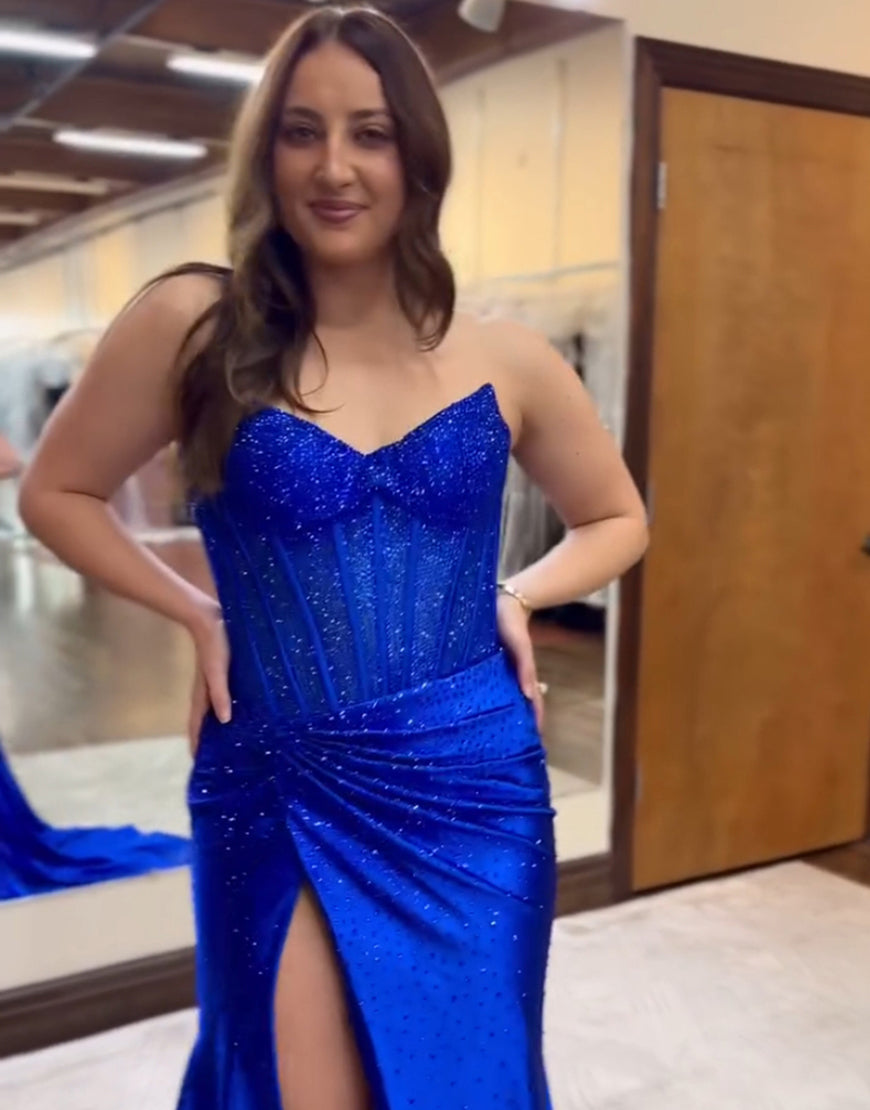 Robe de bal longue en satin bleu royal à décolleté en cœur et sirène