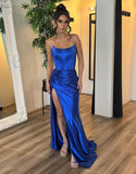 Robe de bal longue en satin bleu royal sans bretelles avec fente