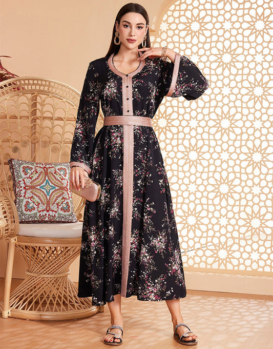 Caftan marocain ceinturé à manches longues et imprimé floral noir